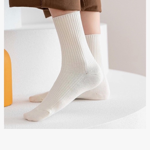 ACCFOD Womens Cute Crew Socks Casual Athletic Aesthetic Socks Neutral Cotton - Picture 4 of 6